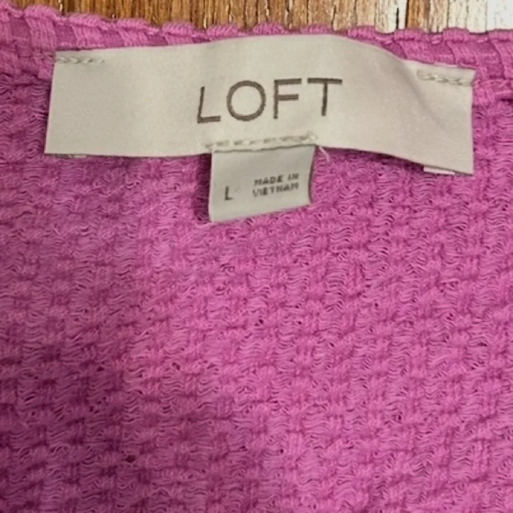 LOFT Pink Textured Puff Sleeve Top Size L Stretch Lightweight Material